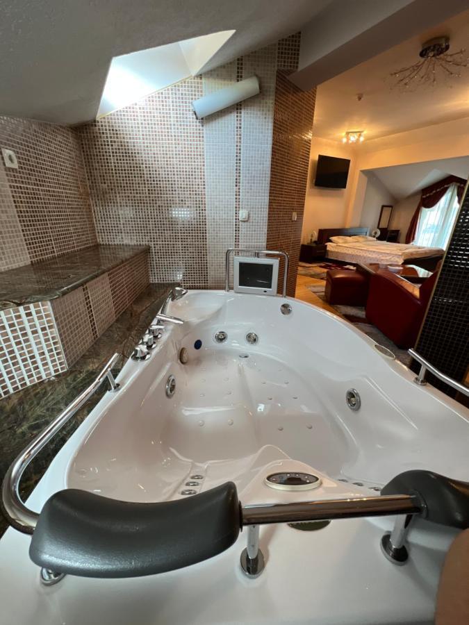 Hotel Royal Bijelo Polje Ngoại thất bức ảnh